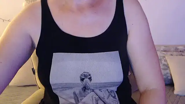 Snapshot of YourfantasyGiuly chatting on 07/01/26, 07:35 YourfantasyGiuly online show from 07/01/26, 07:35