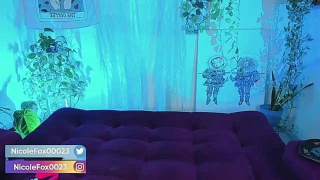 NicoleFox23  online show from 04/08/26, 11:16