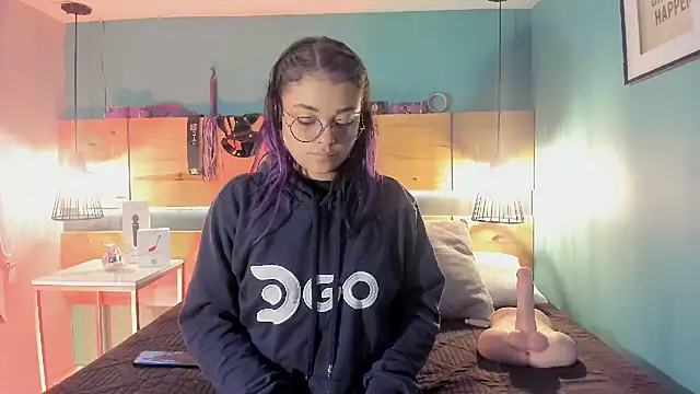 ChloeAllennn online show from 11/04/25, 11:53