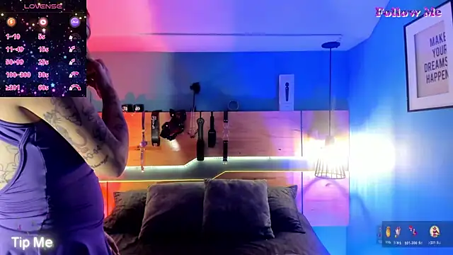 ChloeAllennn online show from 12/03/25, 11:52