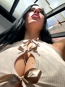 Snapshot of Antonella_Smiith_ chatting on 10/02/25, 02:35 Antonella Smiith online show from 10/02/25, 02:35
