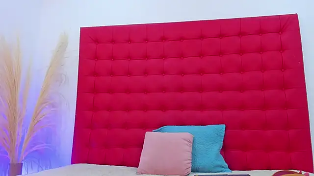 Maite Smith  online show from 02/25/25, 12:13