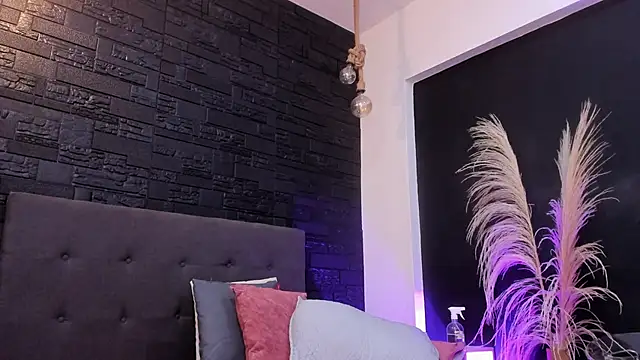 Maite Smith  online show from 10/13/25, 12:27