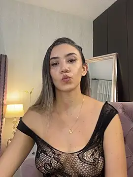 Snapshot of natashaleightt chatting on 09/18/25, 12:01 natashaleightt online show from 09/18/25, 12:01