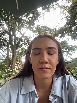 natashaleightt online show from 04/10/26, 08:02