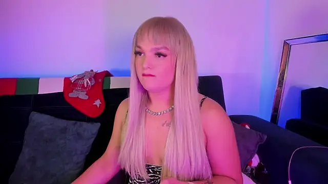 ScarletThompsonx online show from 12/16/25, 02:05