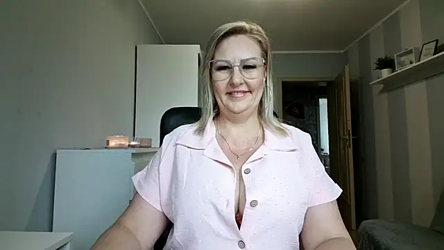 DianaLive online show from 05/18/26, 06:30