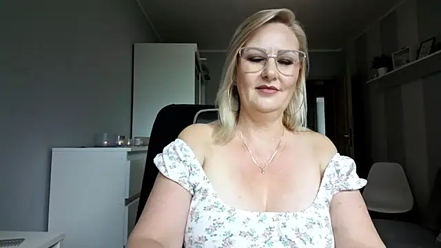 DianaLive online show from 06/18/26, 09:14