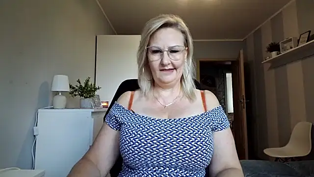 DianaLive online show from 07/08/26, 07:57