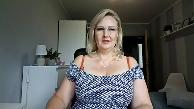 DianaLive online show from 07/24/26, 07:06