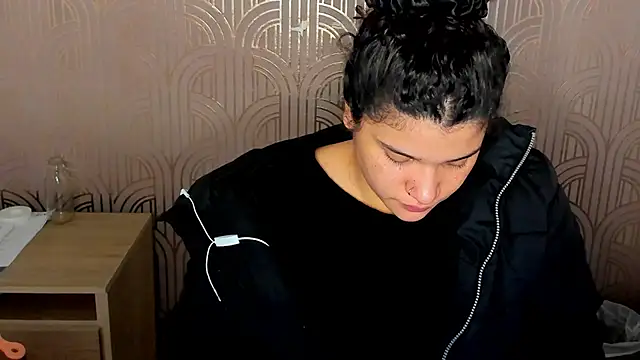 Snapshot of BloodyMaary_ chatting on 03/04/25, 12:22 BloodyMaary online show from 03/04/25, 12:22