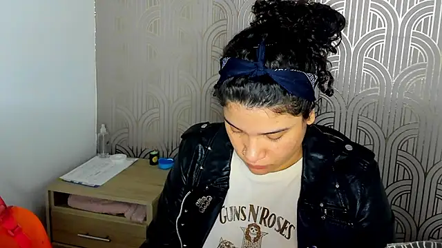 Snapshot of BloodyMaary_ chatting on 03/05/25, 11:49 BloodyMaary online show from 03/05/25, 11:49