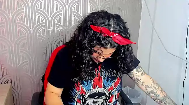 Snapshot of BloodyMaary_ chatting on 03/07/25, 03:07 BloodyMaary online show from 03/07/25, 03:07