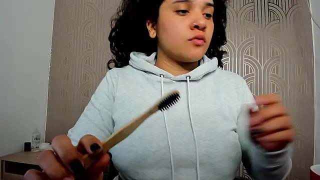 Snapshot of BloodyMaary_ chatting on 03/11/25, 02:51 BloodyMaary online show from 03/11/25, 02:51