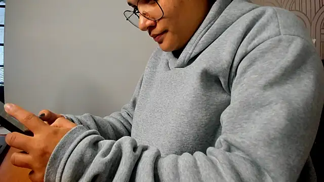 Snapshot of BloodyMaary_ chatting on 03/17/25, 11:42 BloodyMaary online show from 03/17/25, 11:42