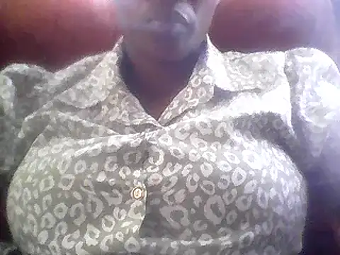 Snapshot of LoveDropss chatting on 02/25/25, 10:37 LoveDropss online show from 02/25/25, 10:37