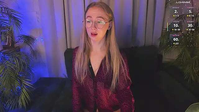 VictoriaLights online show from 12/17/25, 05:57