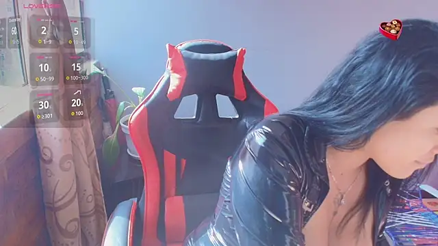 Snapshot of SophiTay chatting on 09/13/25, 01:11 SophiTay online show from 09/13/25, 01:11