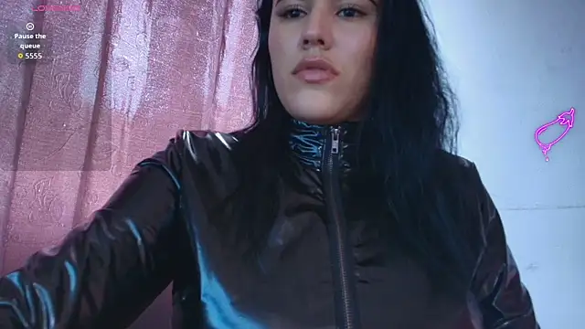 Snapshot of SophiTay chatting on 11/10/25, 06:51 SophiTay online show from 11/10/25, 06:51