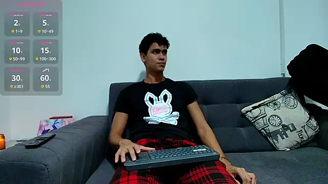 Maximiliano  Fire online show from 04/21/26, 03:24