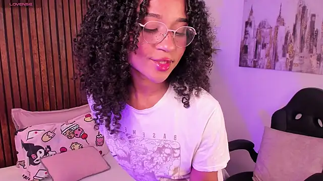 Layla Clarke online show from 09/18/25, 07:49