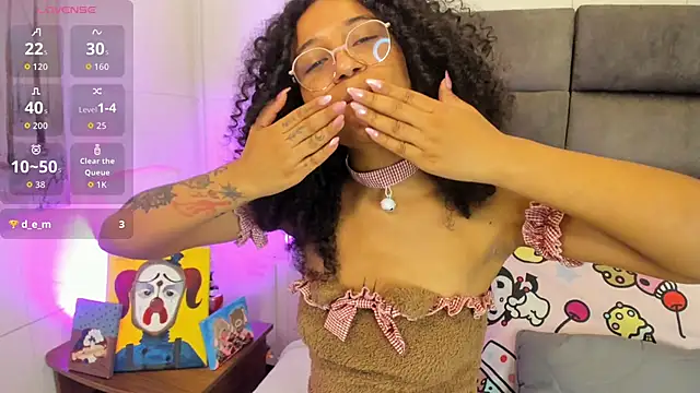 Layla Clarke online show from 10/11/25, 04:12