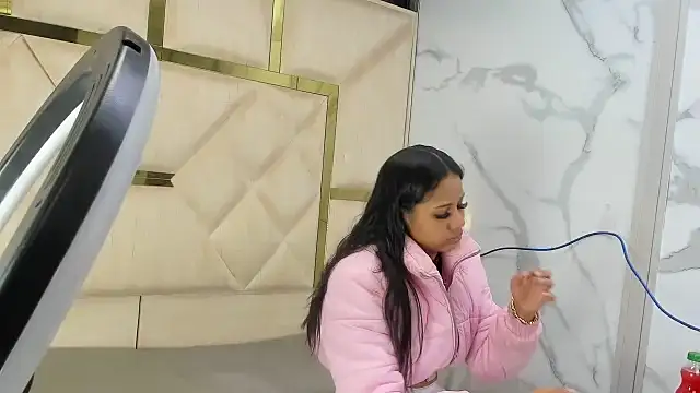 Snapshot of Kendall_6669 chatting on 11/11/25, 12:38 Kendall 6669 online show from 11/11/25, 12:38