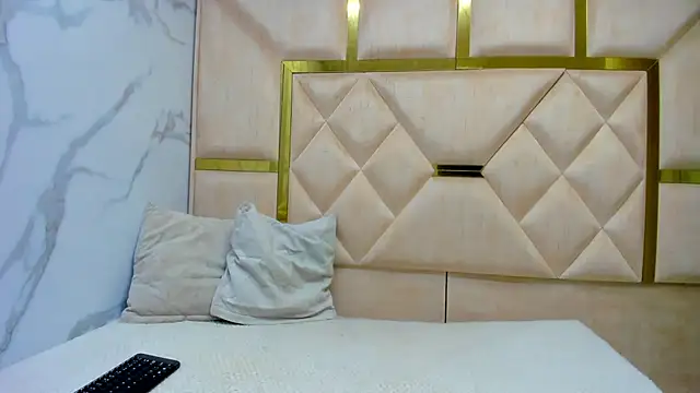 Snapshot of Kendall_6669 chatting on 11/29/25, 01:14 Kendall 6669 online show from 11/29/25, 01:14