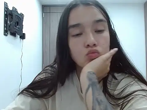 Snapshot of _luna_777 chatting on 04/28/26, 02:27 luna 777 online show from 04/28/26, 02:27