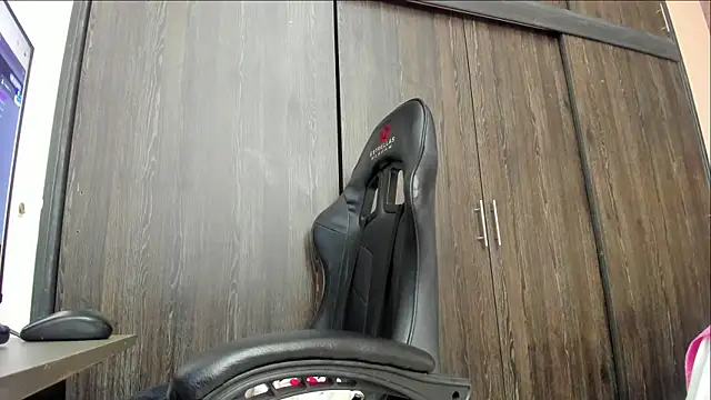 Snapshot of ava-am chatting on 03/09/25, 09:57 ava-am online show from 03/09/25, 09:57