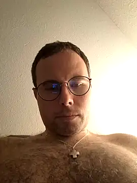 Snapshot of Simonudist chatting on 02/04/26, 10:26 Simonudist online show from 02/04/26, 10:26