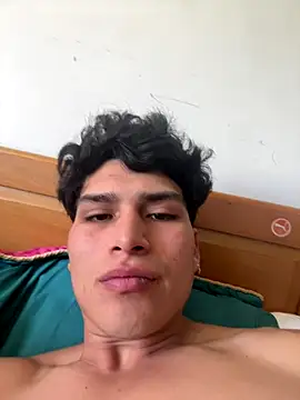 Snapshot of MaxxxSteil chatting on 12/15/25, 02:43 MaxxxSteil online show from 12/15/25, 02:43