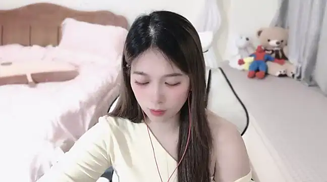 Snapshot of Rose-168 chatting on 03/15/25, 10:57 Rose-168 online show from 03/15/25, 10:57