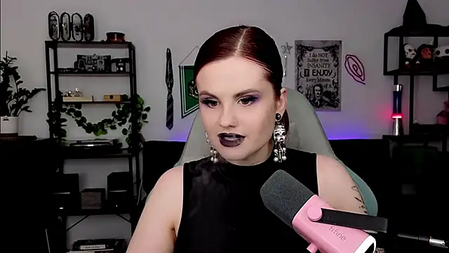 Della Ideal online show from 03/22/26, 06:33