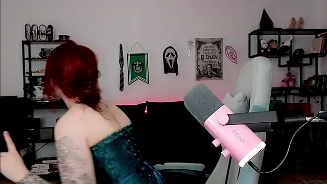 Della Ideal online show from 04/22/26, 05:36