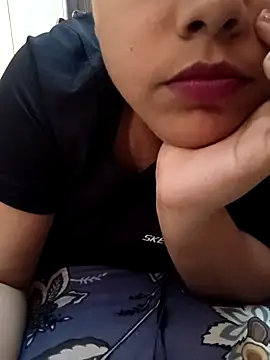 Snapshot of Mazzakiinn chatting on 03/22/25, 09:56 Mazzakiinn online show from 03/22/25, 09:56