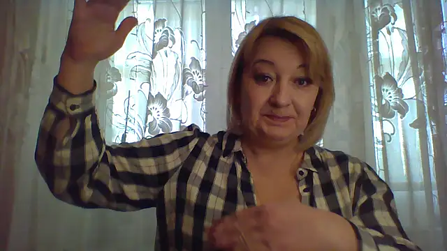 Snapshot of ArielXLoveresss chatting on 03/05/25, 08:32 ArielXLoveresss online show from 03/05/25, 08:32