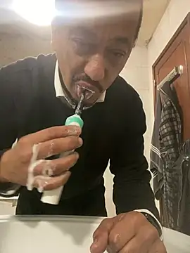 rogerdik76 online show from 01/14/26, 06:30