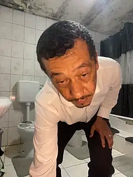 rogerdik76 online show from 03/19/26, 06:28