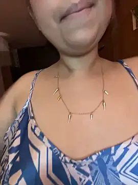 KiaraCut online show from 04/08/26, 10:32