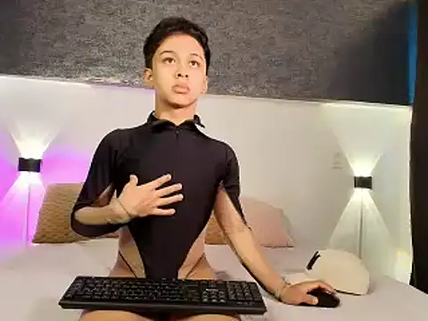 Snapshot of Dante_bre chatting on 03/11/25, 12:17 Dante bre online show from 03/11/25, 12:17