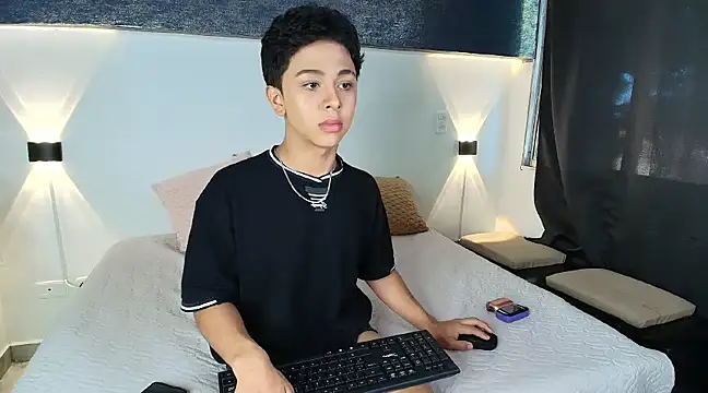 Snapshot of Dante_bre chatting on 03/18/25, 03:10 Dante bre online show from 03/18/25, 03:10