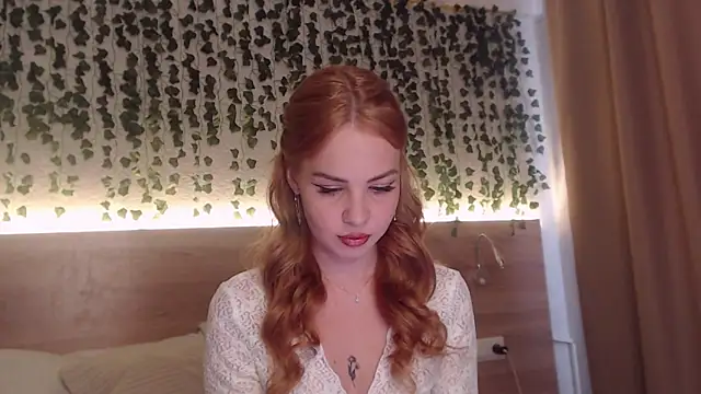 Snapshot of IvyAngel chatting on 07/02/26, 02:01 IvyAngel online show from 07/02/26, 02:01