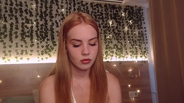Snapshot of IvyAngel chatting on 07/18/26, 03:05 IvyAngel online show from 07/18/26, 03:05