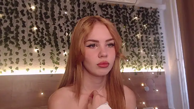 Snapshot of IvyAngel chatting on 08/01/26, 01:21 IvyAngel online show from 08/01/26, 01:21