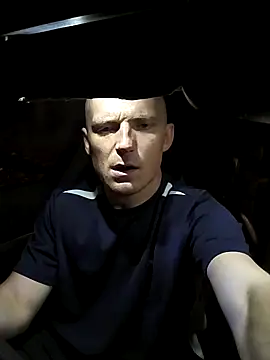 Snapshot of great_feeling chatting on 10/13/25, 04:12 great feeling online show from 10/13/25, 04:12