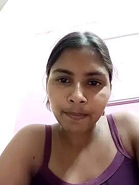 Snapshot of heena-3678 chatting on 05/11/26, 02:45 heena-3678 online show from 05/11/26, 02:45