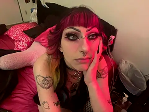 Snapshot of ChrryFoxx chatting on 10/14/25, 09:43 ChrryFoxx online show from 10/14/25, 09:43