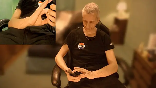 maxdaddy690 online show from 12/31/24, 02:03