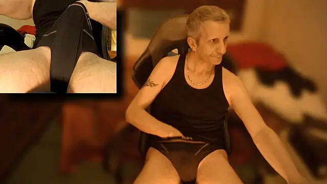 maxdaddy690 online show from 02/25/25, 09:13